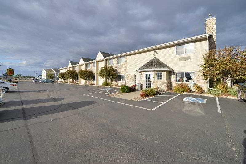 Quality Inn & Suites Prairie du Chien Exterior photo